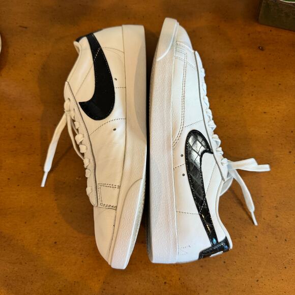 Nike Women’s Blazer Low Leather Sneakers White/Black Croc – Size 10 - Picture 7 of 8